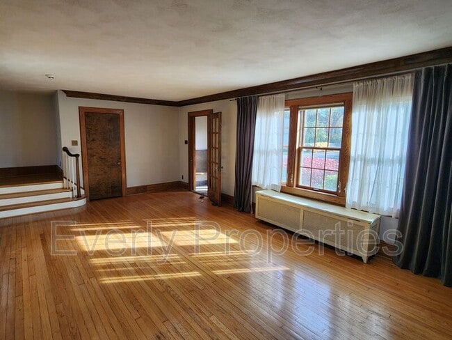 Building Photo - 120 68th Pl