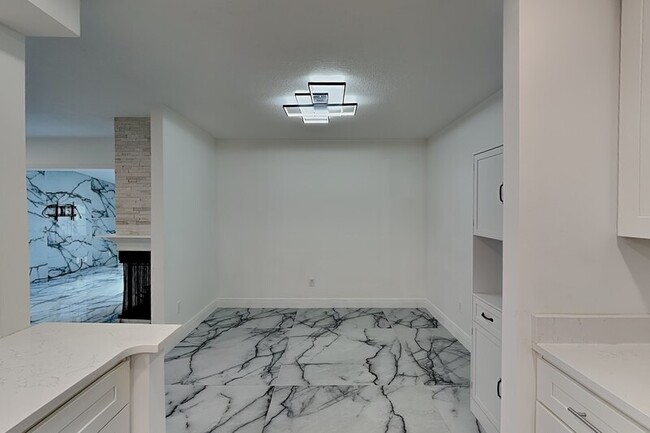 Building Photo - 8212 Citrus Chase Dr