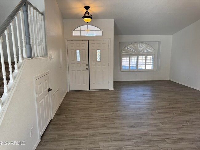 Building Photo - 5437 W Wahalla Ln