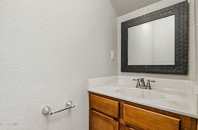 Building Photo - 3150 N Yarbrough Dr