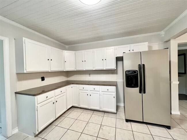 Building Photo - 14414 2nd St