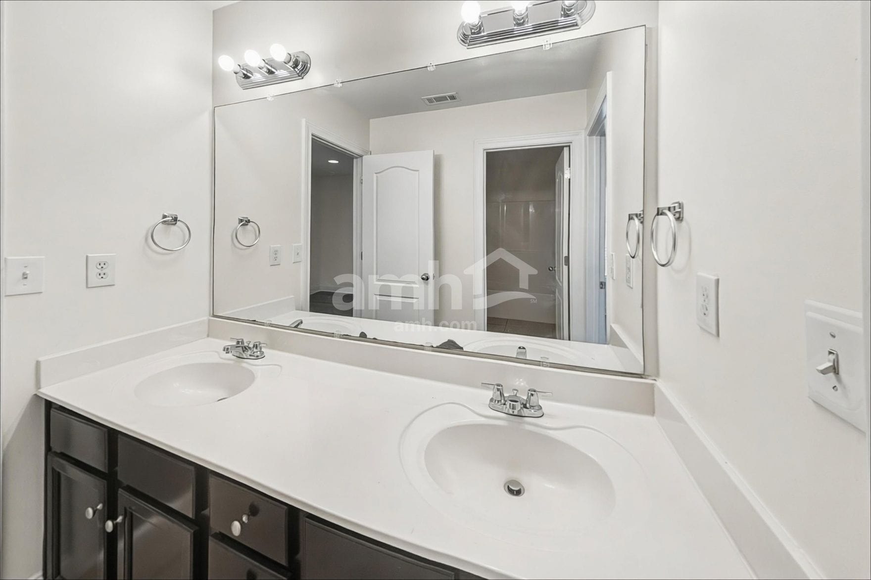 Building Photo - 5592 Lair Ln
