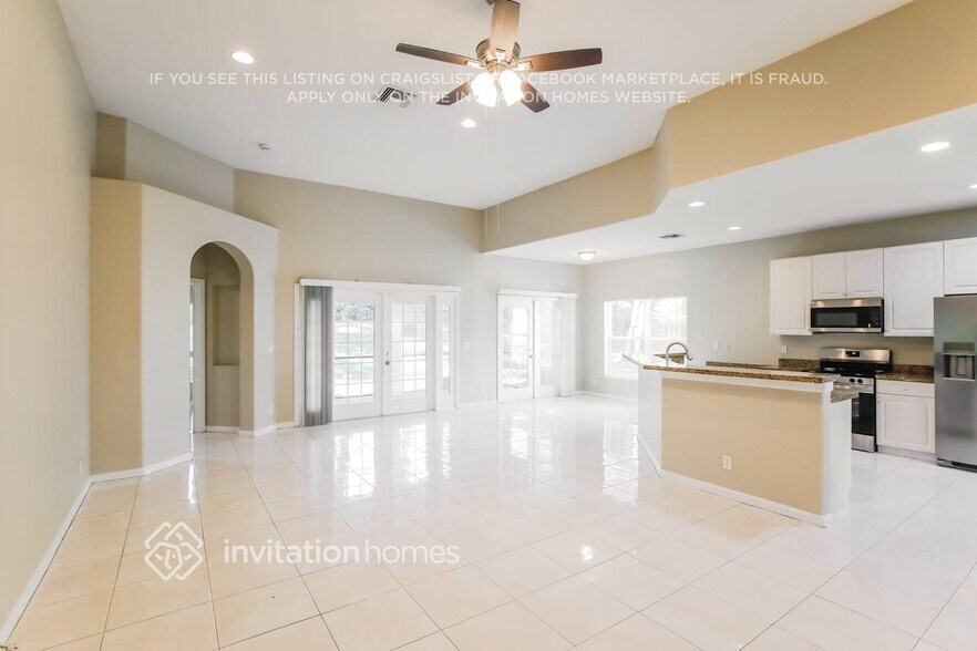 Building Photo - 6625 NW 113th Way