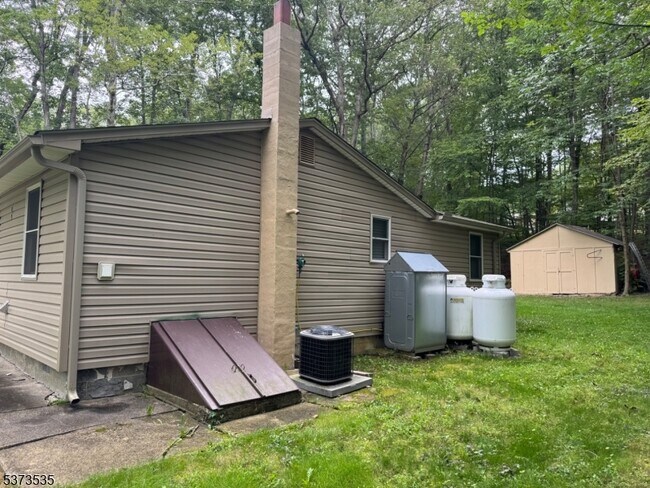 Building Photo - 17 Eastbrook Ln
