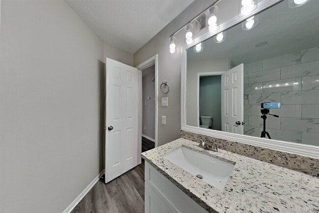 Building Photo - 18319 Harnett Dr