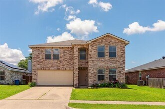 Building Photo - 2228 Bradford Pear Dr