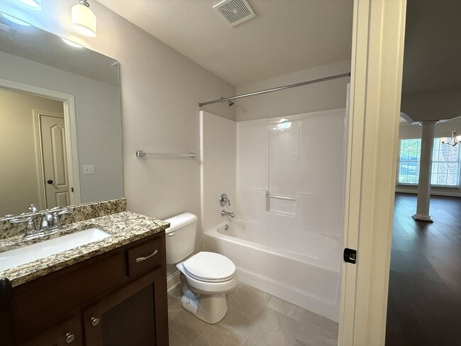 Building Photo - Spacious 2 Bed / 2 Bath Condo in the Heart of Middletown