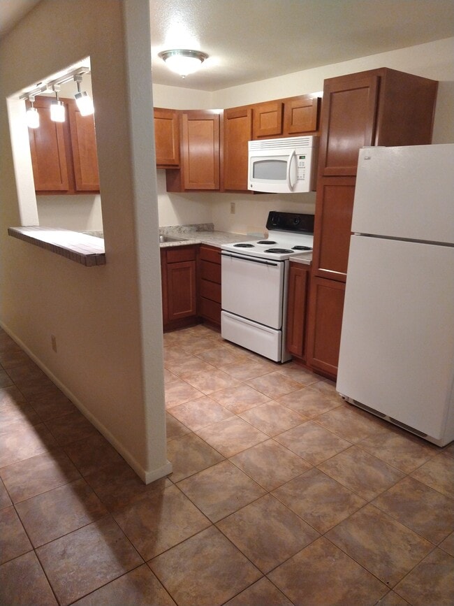 Building Photo - 2333 E Glenn St