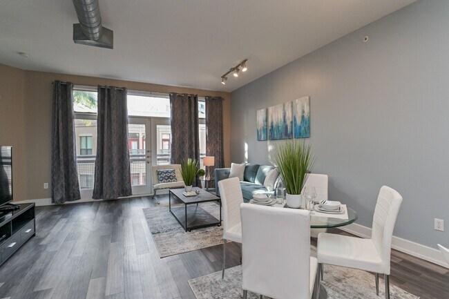 Building Photo - 1901 Post Oak Blvd