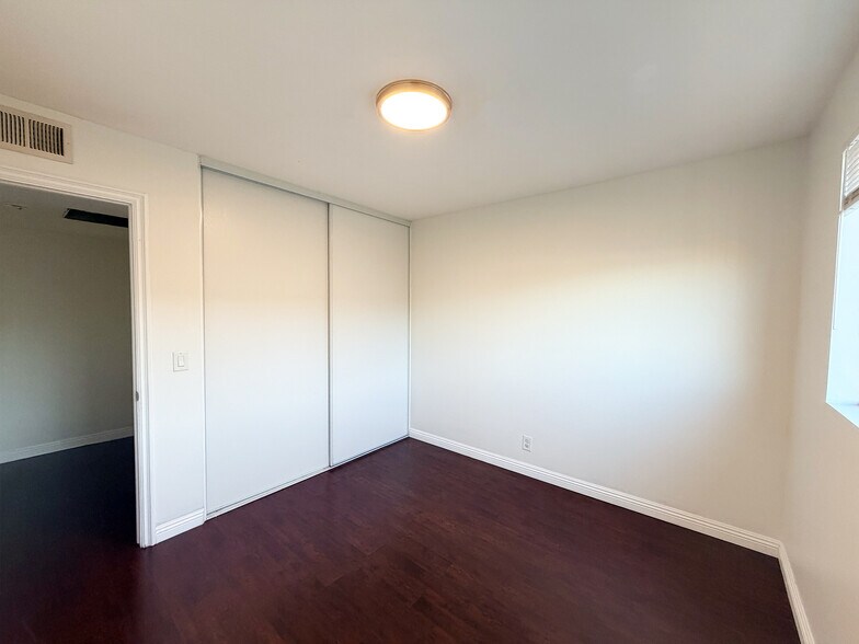 Building Photo - 7305 Milwood Ave