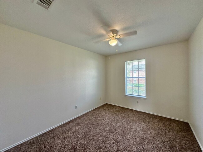 Building Photo - AVAILABLE NOW; APPLY AT OUR WEBSITE TODAY!!