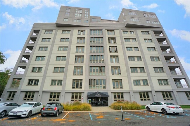 Building Photo - 90 Bay Street Landing