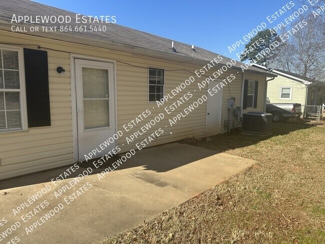 Building Photo - 218 Donavon Dr