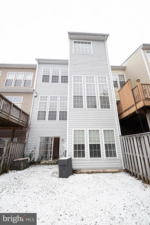 Building Photo - 1682 White Oak Vista Dr