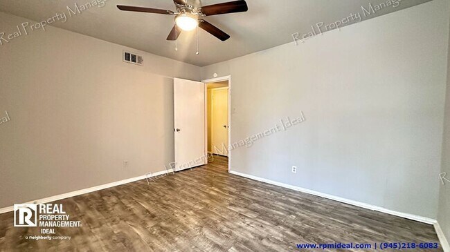 Building Photo - 3045 Park Ln