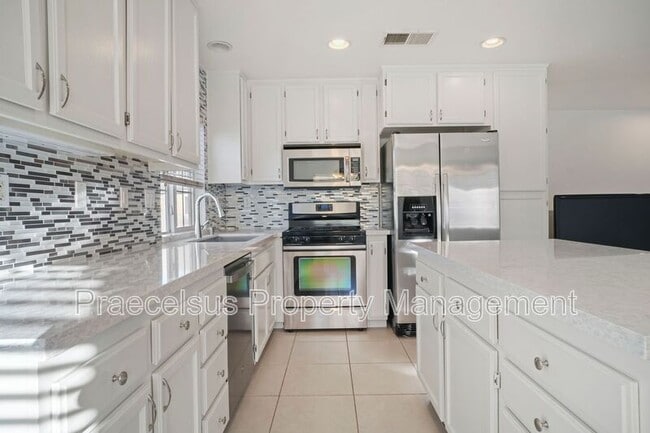 Building Photo - 1459 Claude Ln