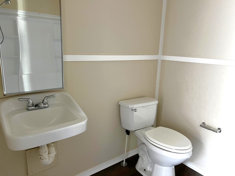 Building Photo - 709 N Collins Fwy