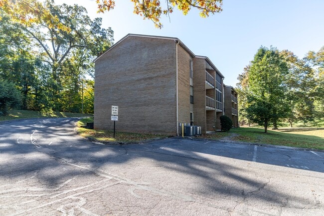 Building Photo - 407 Canberra Dr