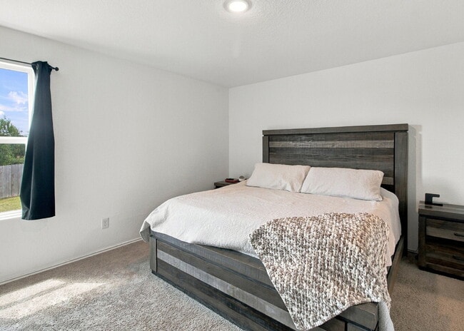 Building Photo - 3 Bedroom Home in Grace Valley