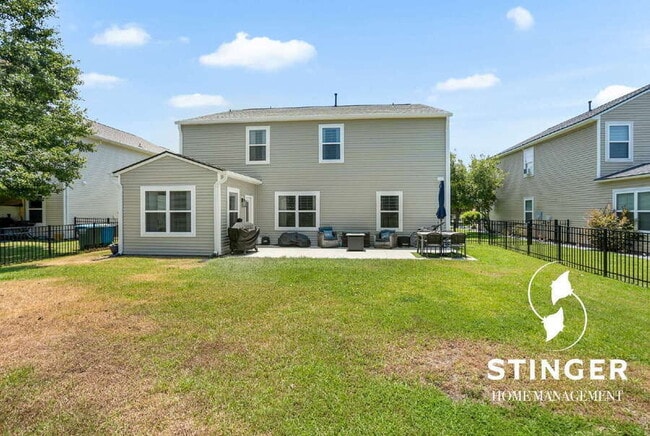 Building Photo - 44 Saluda Way