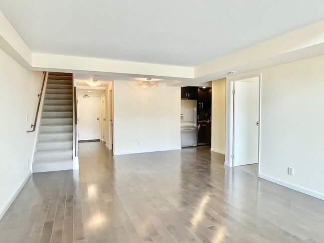 Building Photo - Iconic Gramercy Towers! 2 Story 2BR/2.5BA! 1,745SqFt!  VIEWS! Pool! Fitness! Pet! Parking!  Laund...