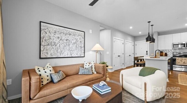 Building Photo - 1711 Commonwealth Ave