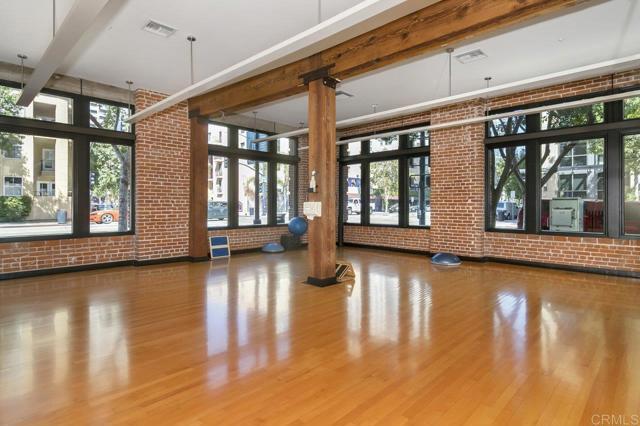 Building Photo - 500 W Harbor Dr