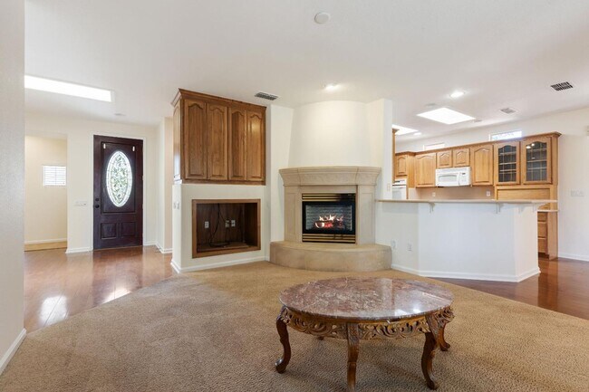 Building Photo - Sun City Lincoln Hills - Quiet courtyard with garden service & solar electric