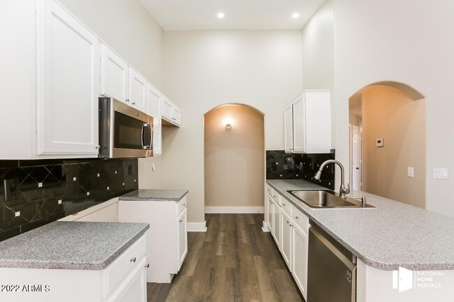 Building Photo - 2919 S 93rd Pl