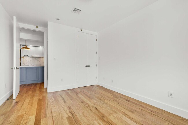 Building Photo - 627 DeKalb Ave