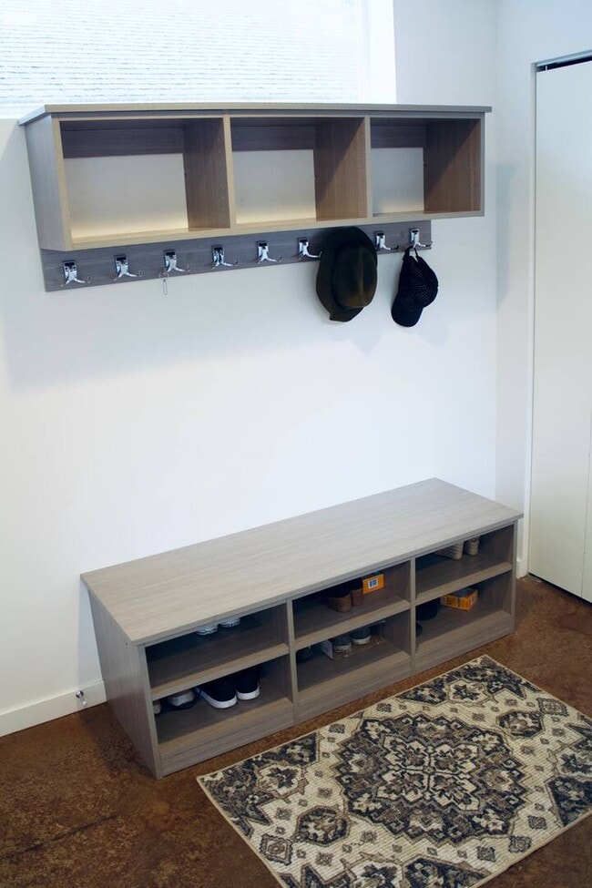 Building Photo - 463 14th Ave