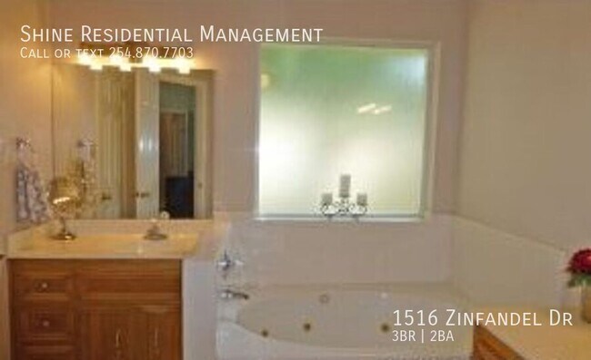 Building Photo - 1516 Zinfandel Dr
