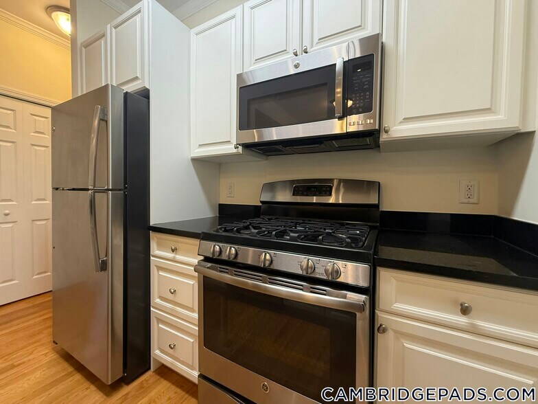 Building Photo - 1 Langdon Square