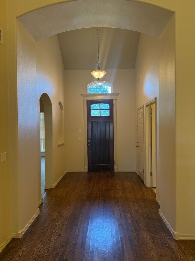 Building Photo - Welcome to your beautiful 3 bedroom home in the Battle Creek golf community!