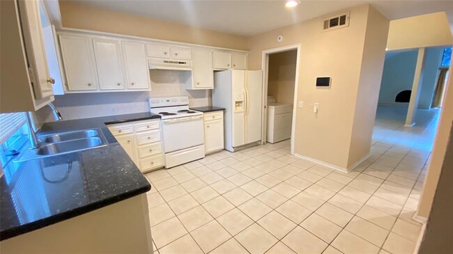 Building Photo - 4714 N Cashel Cir