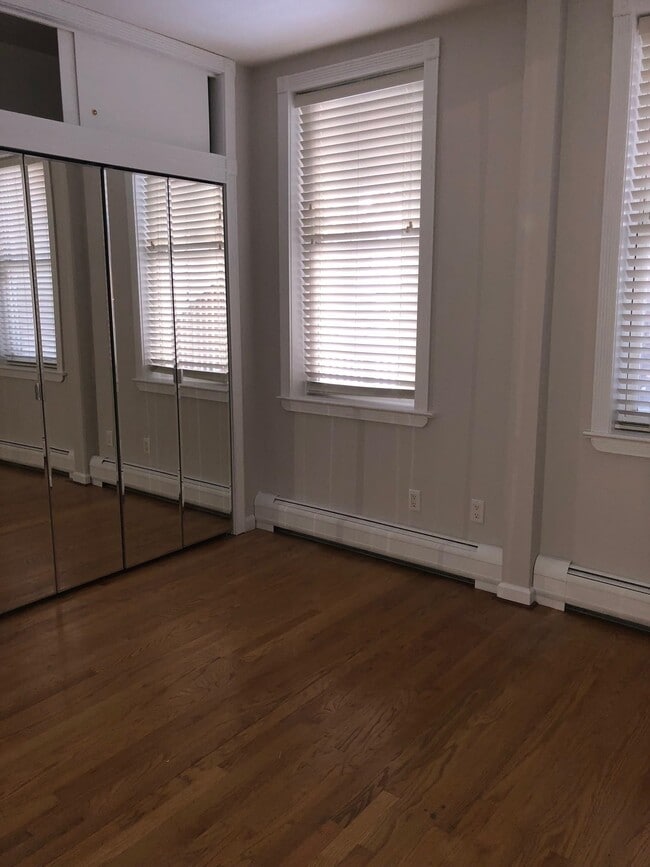 Building Photo - 342 Pavonia Ave