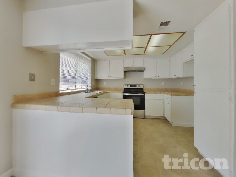 Building Photo - 254 Voyager Dr