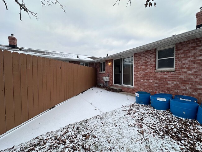 Building Photo - 1255-1325 O Keefe Rd