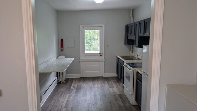 Building Photo - Spacious 1 Bedroom in Heart of Midtown Har...