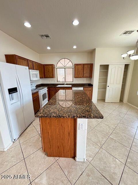 Building Photo - 4230 S Mariposa Dr