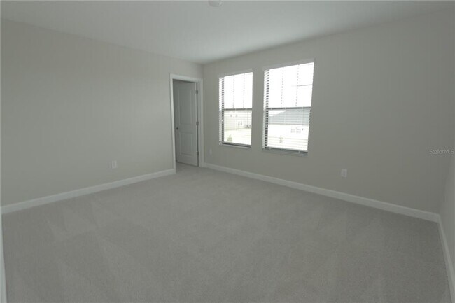 Building Photo - 10002 Victory Gallop Loop