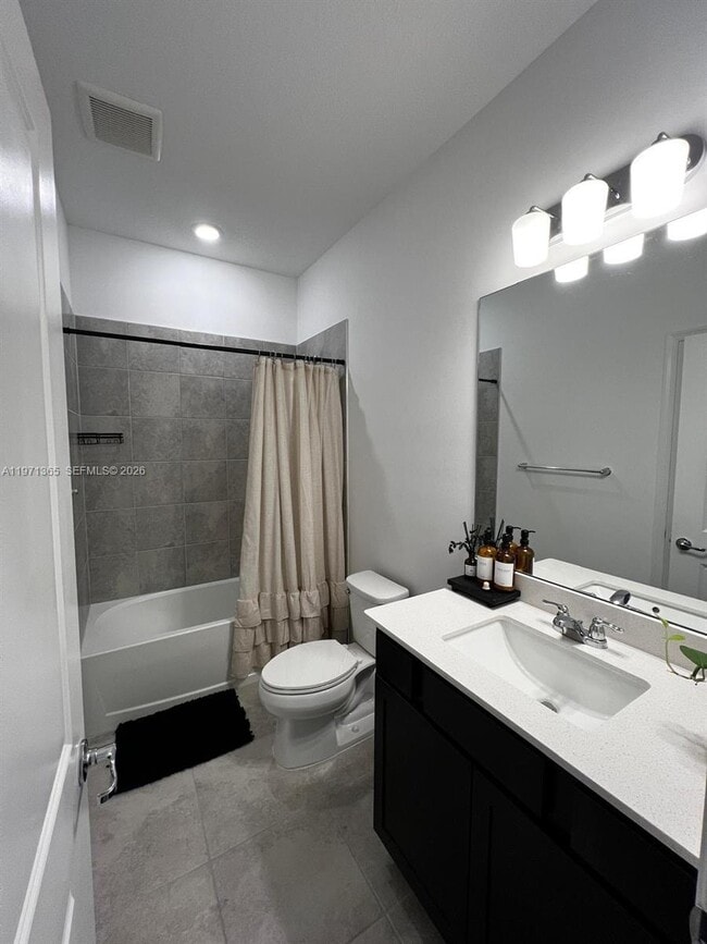 Building Photo - 6140 Planta LN