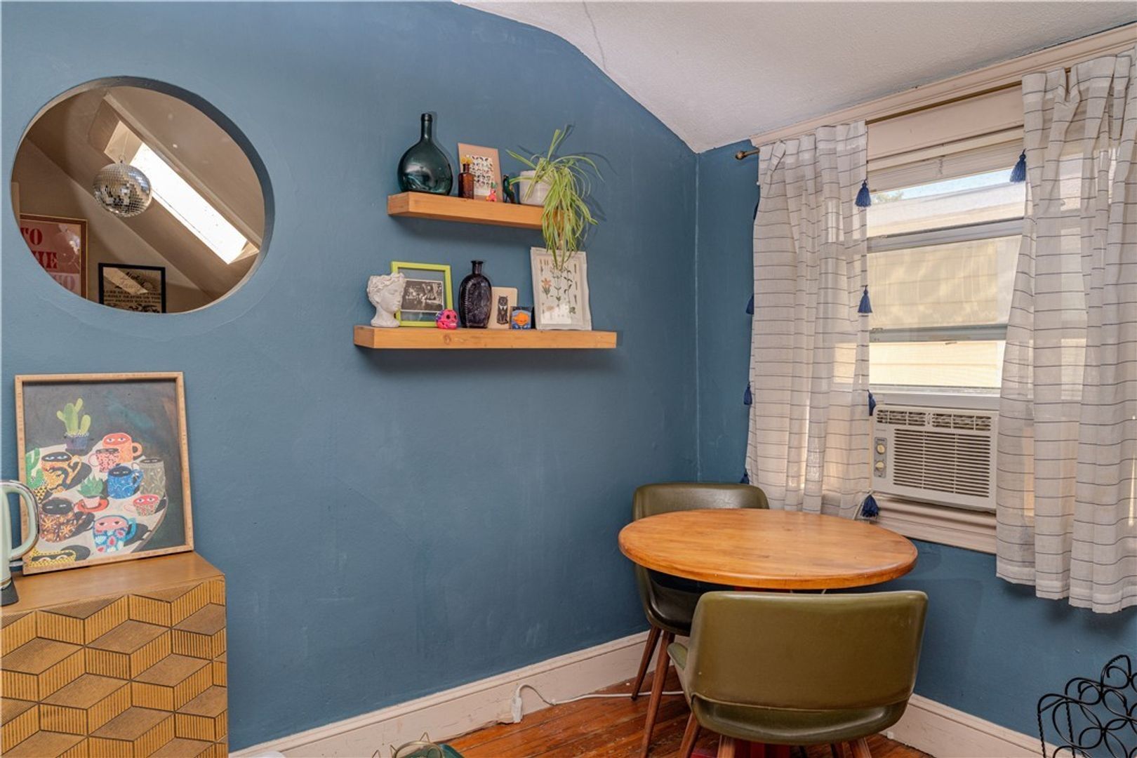 Building Photo - 125 Taber Ave