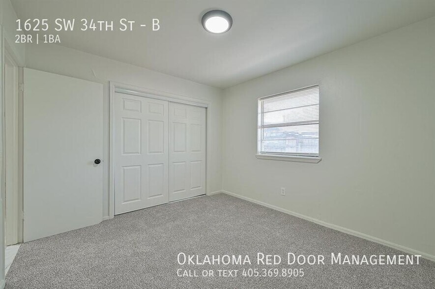 Building Photo - 1625 SW 34th St