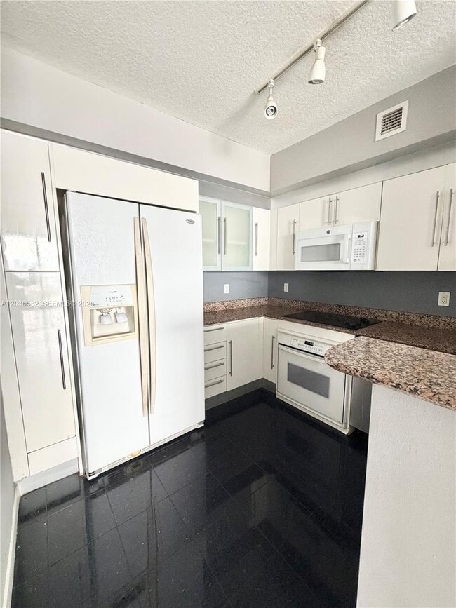Building Photo - 335 S Biscayne Blvd