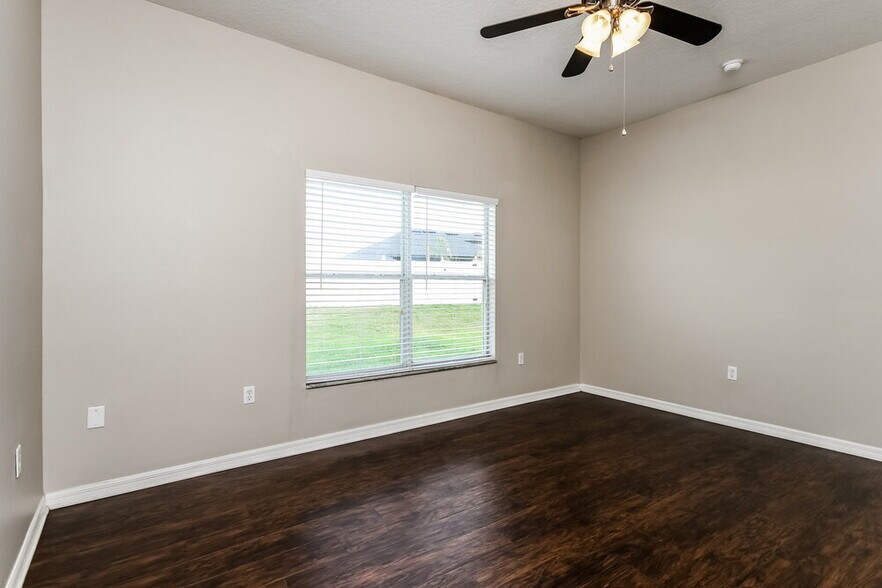 Building Photo - 1270 Creekview Ct