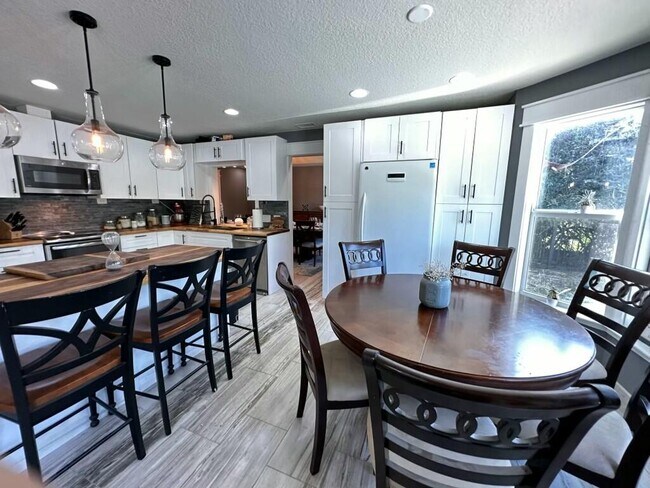 Building Photo - 4332 145th Ave N