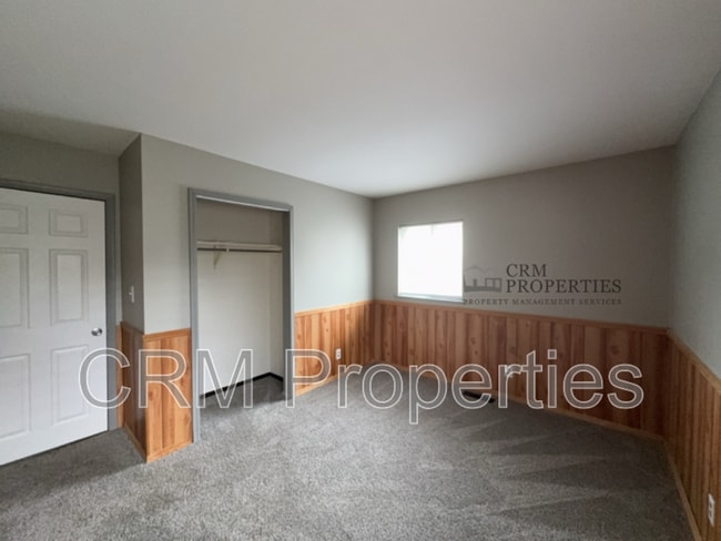 Building Photo - 212 Southlea Dr