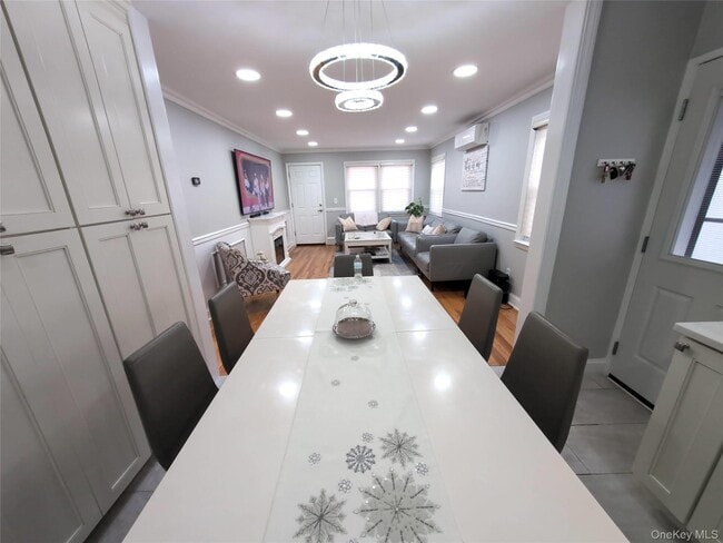 Building Photo - 512 E State St