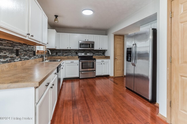 Building Photo - 10102 Winding River Way